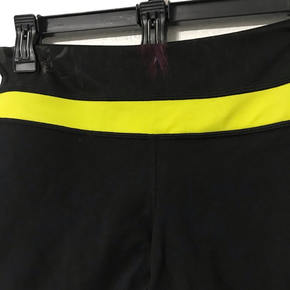 Lululemon short reversible size 6 - Picture 3 of 8